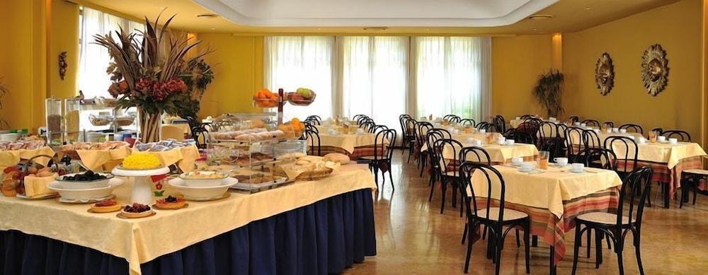 Hotel Olimpia Имола Экстерьер фото